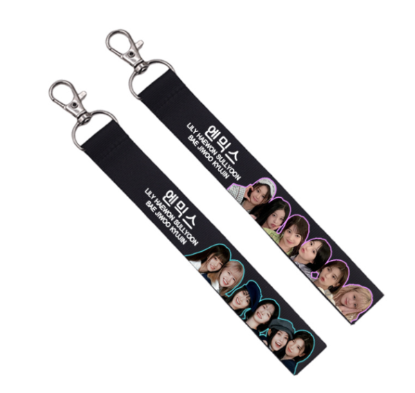 10pcs/st NMIXX phone chain free shipping